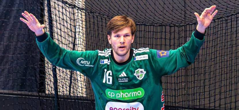 Датский голкипер "Ганновера" Симон Гаде — автор лучшего сейва в первом туре Европейской лиги (ВИДЕО)