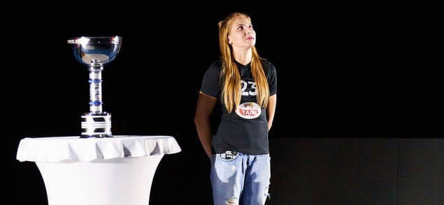 Россия. Регина Калиниченко перенесла инсульт во время беременности: "Есть мышечная память, которая помогает мне всё делать заново" (ВИДЕО)