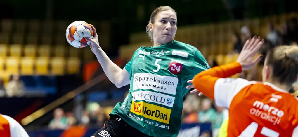 Европейская лига: "Байя-Маре" Дианы Ильиной играет сегодня на выезде с "Тюрингером", "Рапид" Виктории Шамановской принимает "Ольденбург"