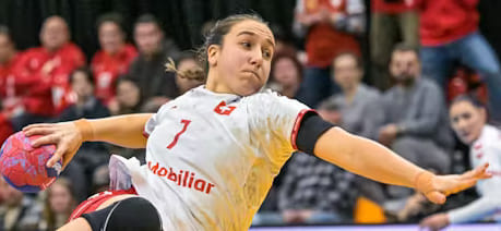 Линейная "Эсбьерга" и сборной Швейцарии Табеа Шмид в матче чемпионата мира получила разрыв крестообразной связки и больше не сыграет в этом сезоне