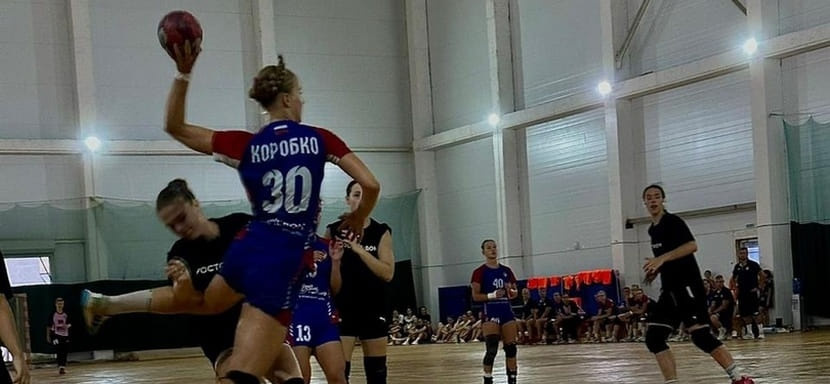 В Кучугурах состоялись товарищеские матчи между молодёжными командами ЦСКА и "Ростова", а также их представителями в высшей лиге