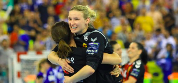 Амандин Лейно намерена сыграть в решающих матчах Лиги чемпионов и, возможно, повременит с началом тренерской работы в "Дьере"