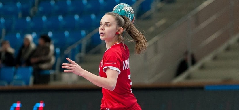 Разыгрывающая Юлия Кожубекова, расставшаяся с "Астраханочкой", продолжит карьеру в майкопском АГУ-"Адыиф"