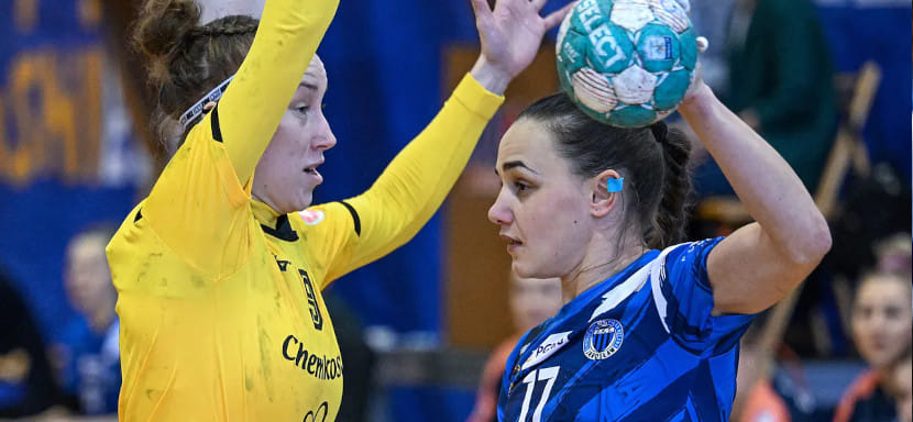 Кубок ЕГФ. Словацкая "Ювента" и испанский "Эльче" российской линейной Екатерины Жуковой стали первыми полуфиналистами женского турнира