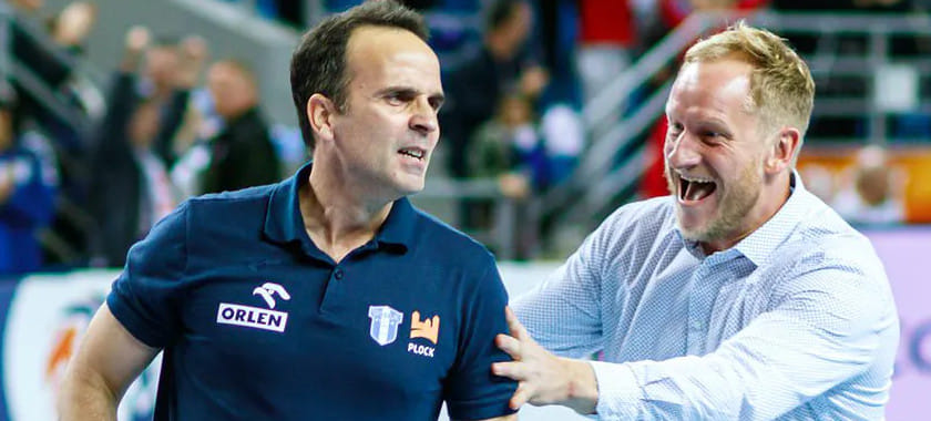 Главный тренер "Вислы" и сборной Чехии Хавьер Сабате был экстренно госпитализирован после матча с исландцами. Ему сделали операцию