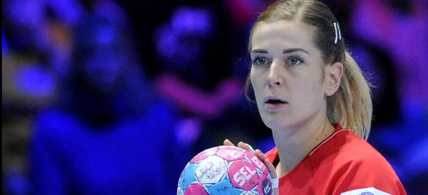 Экс-гандболистка сборной Польши Эва Уртновска о послеродовой депрессии: "Болезнь отталкивала меня от дочери. Мне хотелось буквально исчезнуть"