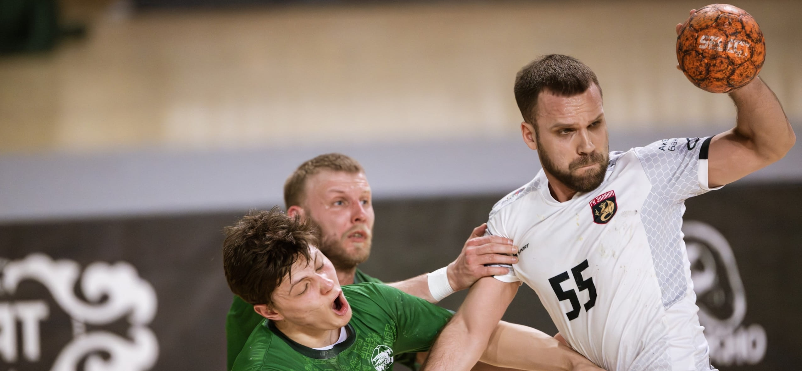 В мужской высшей лиге стартовал финальный этап. "Зилант" обыграл "Акбузат", "Ростов-Дон" разгромил "Технолог-Спартак"