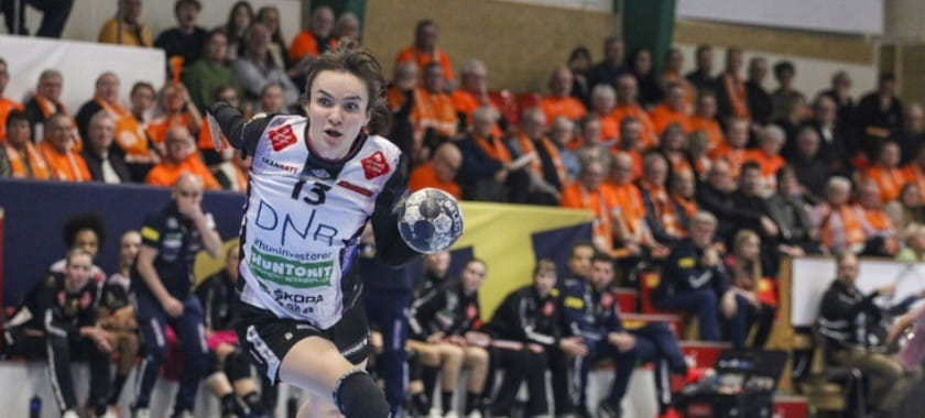 Норвегия. 5 голов Анны Вяхиревой помогли "Кристиансанду" разгромить "Вольду", "Сторхамар" сыграл вничью с "Ларвиком"