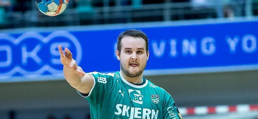 Дания. Шведский разыгрывающий Йеспер Конрадссон продлил контракт со "Скьерном"
