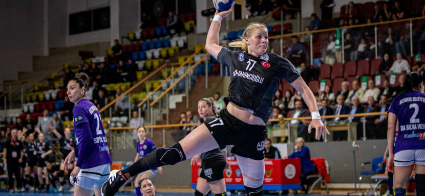 Кубок Турции. Российская линейная Валерия Бараник помогла "Ялыкаваку" в финале турнира одолеть "Кастамону" и завоевать трофей