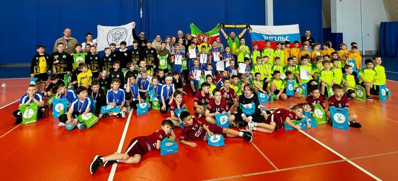 "Хотим создать собственный фестиваль". Как в Саратове зажигаются гандбольные "Золотые огни"