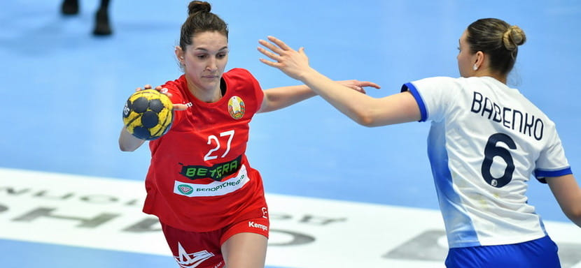Сегодня сборной Беларуси поможет разыгрывающая "Черноморочки" Дарья Вакулич. В составе россиянок изменений нет