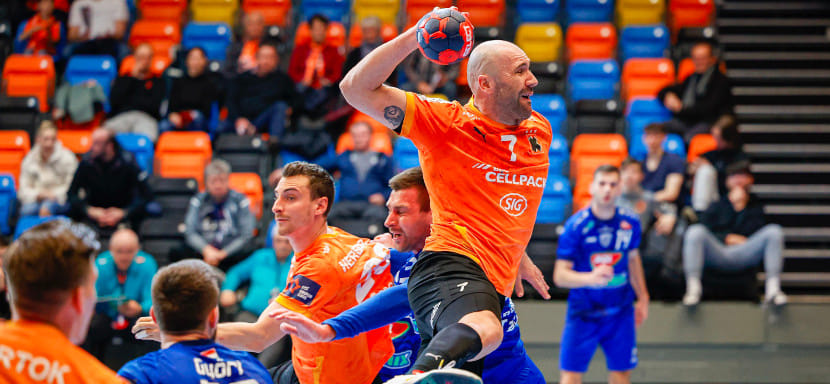 Швейцария. Чемпион мира, победитель Лиги чемпионов Хоан Каньельяс продлил контракт с "Шаффхаузеном" ещё на один сезон