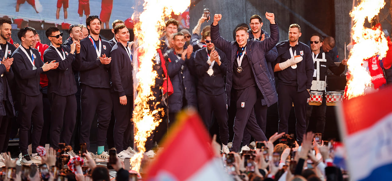 "Если у хорватского парнишки не получается в водном поло, он переходит в гандбол". Колонка Наумова