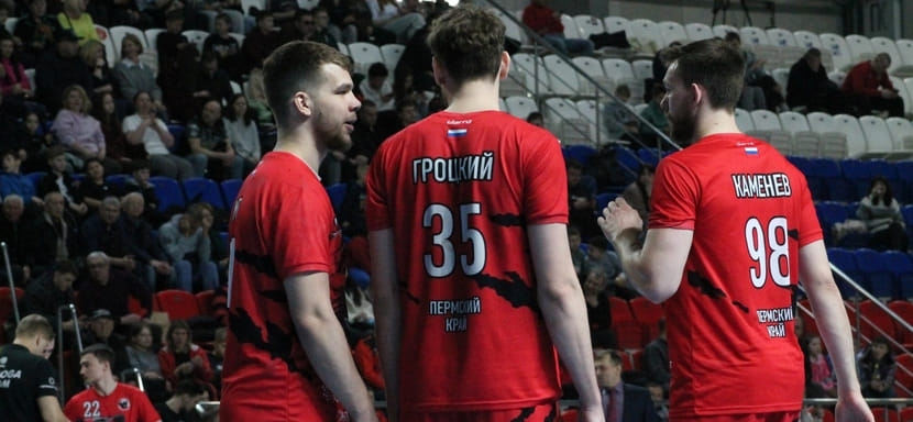 В первом матче нового сезона мужского чемпионата России "Пермские медведи" и ставропольский "Виктор" не выявили победителя