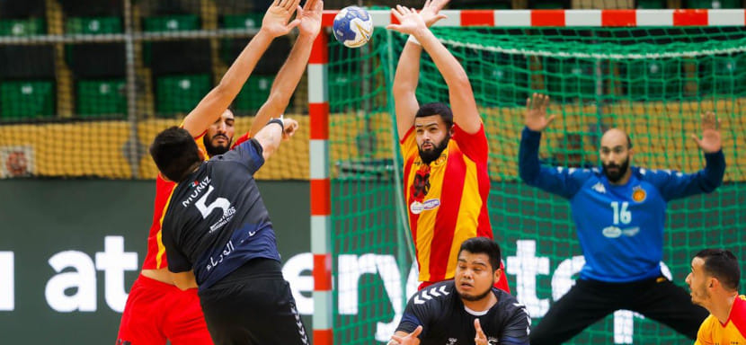 Super Globe. В Саудовской Аравии позади второй игровой день. "Кельце", "Бенфика", "Аль-Халедж" и "Эсперанс" стартовали с разгромных побед