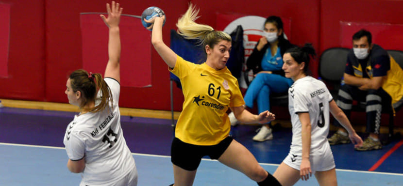 Кубок ЕГФ. Женщины. "Муратпаша" Дарины Шулеги прошел в следующий раунд. "Яликавак" был сильнее "Измира"