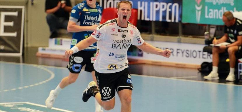 Дания. Капитан "Хольстебро" Кристоффер Цихош пропустит около года из-за серьезной травмы колена