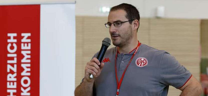 Женская бундеслига. Аутсайдер чемпионата "Майнц" продлил контракт с главным тренером Флорианом Бауэром