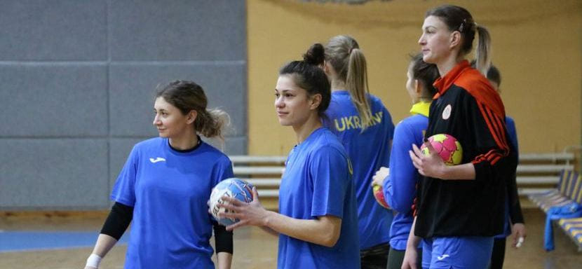 ЧМ-2021. 21 гандболистка сборной Украины готовится к отборочному турниру в Люксембурге. В составе вновь отсутствует Виктория Борщенко