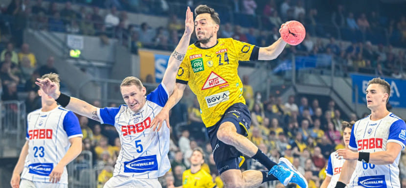 Бундеслига. "Киль" взял верх над "Лемго", "Магдебург" обыграл "Штутгарт". 10 мячей Кнорра помогли "рейнским львам" одолеть "Гуммерсбах"