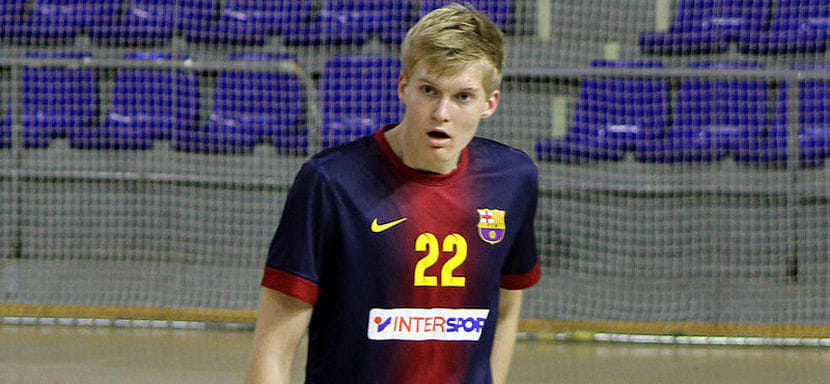 Экс-полусредний "Барселоны" 27-летний Михал Касал вернулся в Чехию и подписал контракт с клубом "Брно"