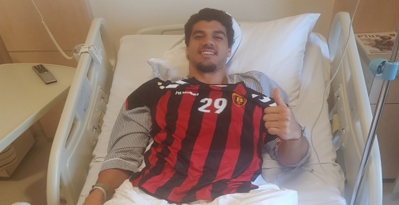 Балканы. Бразильский полусредний "Вардара" Жозе Де Толедо перенес операцию на колене