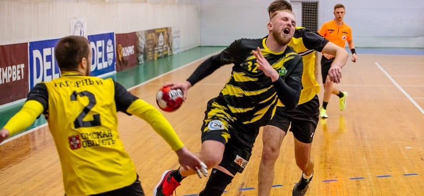 Olimpbet Суперлига. Левый крайний Тамерлан Мусаев и разыгрывающий Александр Измайлов продлили контракты со СГАУ-"Саратовом"