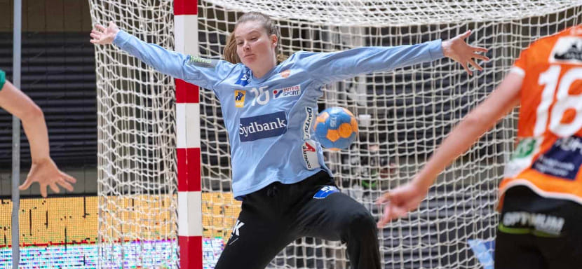 Delo Лига чемпионов. Спасение голкипера "Оденсе" Алтеи Рейнхардт возглавило топ вратарских сэйвов второго тура (ВИДЕО)