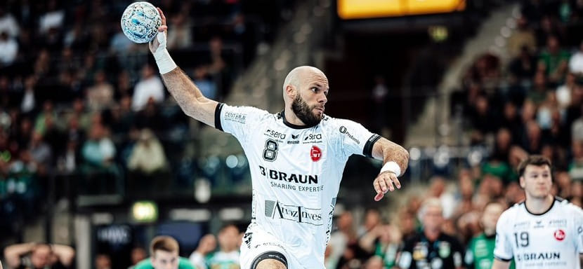 Линейный сборной Венгрии Адриан Шипош продлил контракт с "Мельзунгеном"