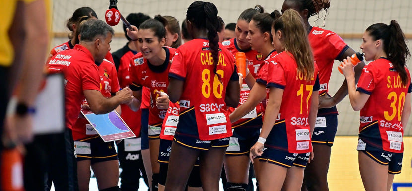 Александрина Кабрал Барбоса, Паула Аркос и ещё 12 гандболисток вошли в итоговый состав сборной Испании на Олимпийских играх