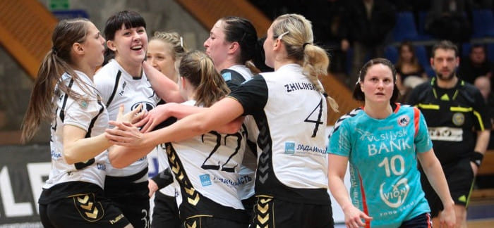 Драмы в Европе, стена Сидоровой, выстрел Жилинскайте. Главные матчи "Лады" за четверть века