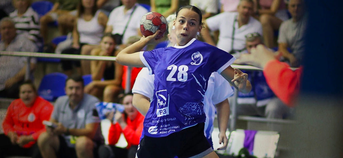 Легенды Юга. "Динамо-Синара" и "Черноморочка" сыграли вничью на старте заключительного дня турнира в Краснодаре