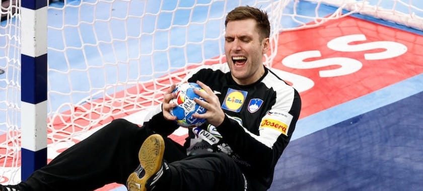 "Кельце" ищет клуб для голкипера Адама Моравского. Если поляк не уйдёт, команду покинет словенец Клемен Ферлин