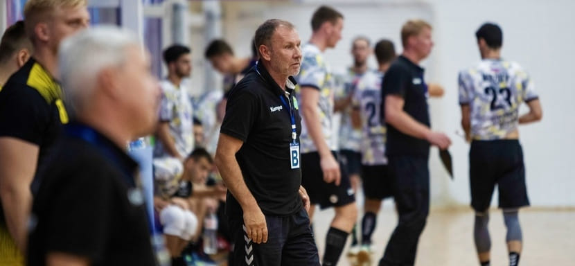 Кубок ЕГФ. Главный тренер СГАУ-"Саратова" Александр Алексеев из-за недомогания отсутствовал на скамейке в поединке с "Вествином"