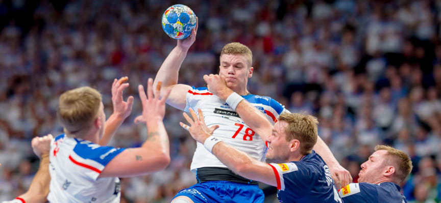 ЧЕ-2024. Оли Миттун: "На турнире нас поддерживают пять тысяч болельщиков. Это 10 процентов населения Фарерских Островов"