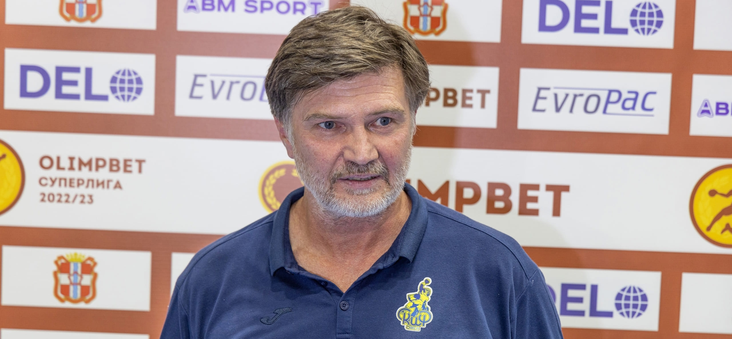 Роман Фитилёв: "Омск прежде всего хоккейный город, но и нам за выход в Суперлигу изготовили кепки"