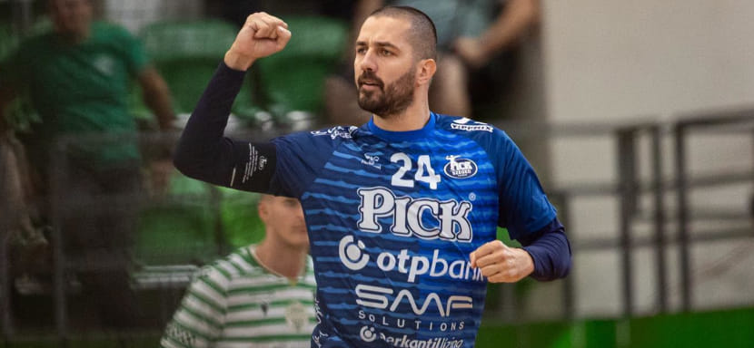 "Пик" на домашней площадке разгромил "Чурго" в чемпионате Венгрии. Правый крайний хозяев Марио Шоштарич забросил 13 мячей