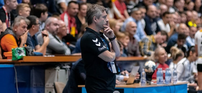 Франция. Рулевой "Бреста" Лоран Безо второй раз подряд признан лучшим тренером женского чемпионата страны