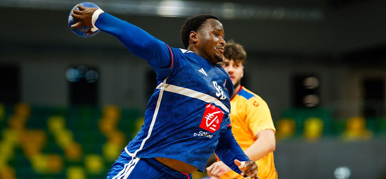 Французы и хорваты победами завершили свое участие на основном этапе МЧМ. Испанцы разгромили швейцарцев