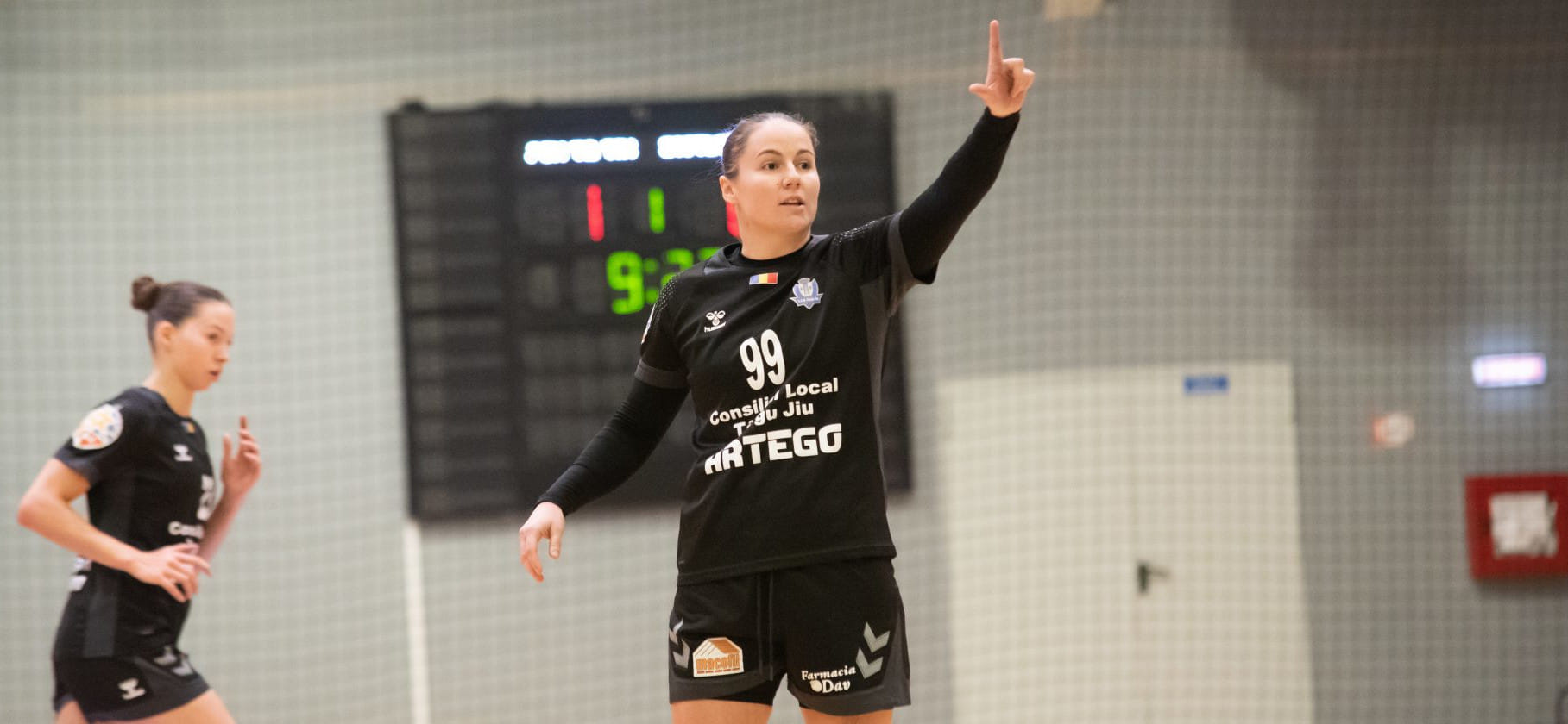 Румыния. В последнем матче 17-го тура женского чемпионата страны "Тыргу Жиу" обыграл "Корону" и вышел из зоны переходных матчей