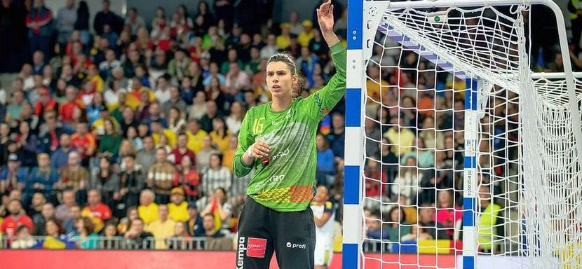 Голкипер сборной Румынии Дениса Шандру летом вернётся в "Бухарест" из "Рапида"