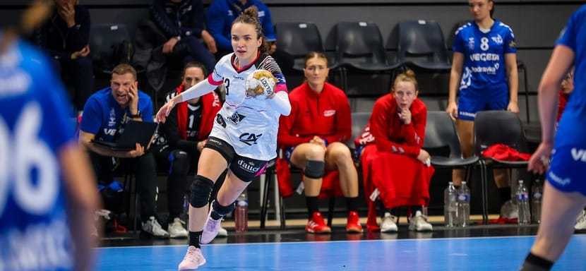 "Брест" россиянки Анны Вяхиревой с убедительной победы над "Тулоном" стартовал в чемпионате Франции