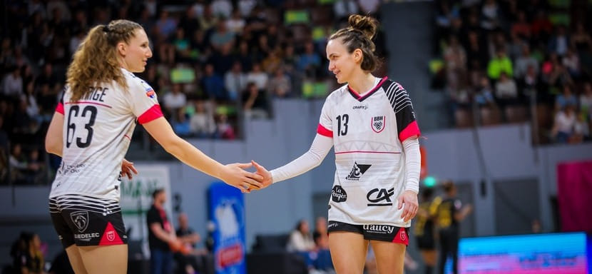 Восемь голов россиянки Анны Вяхиревой помогли "Бресту" разгромить на выезде "Шамбре" и остальные результаты среды в чемпионате Франции