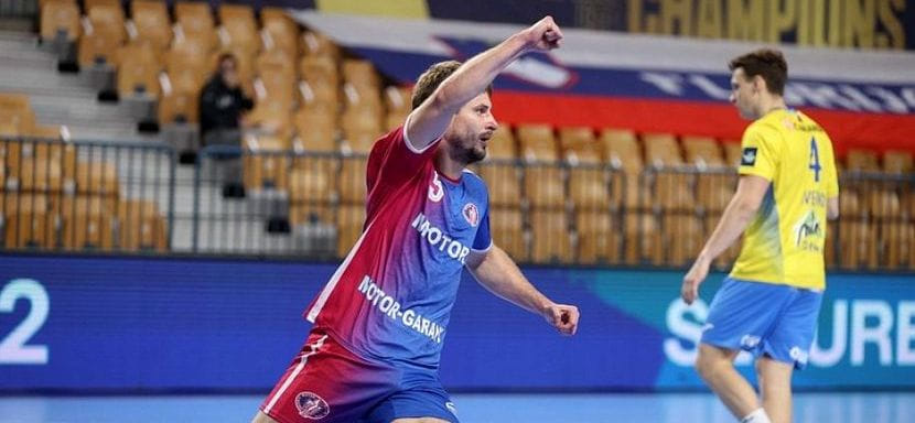 Украина. 32-летний правый крайний Юрий Кубатко продлил контракт с "Мотором". Сергей Бебешко хотел видеть его в "Донских Казаках"-ЮФУ