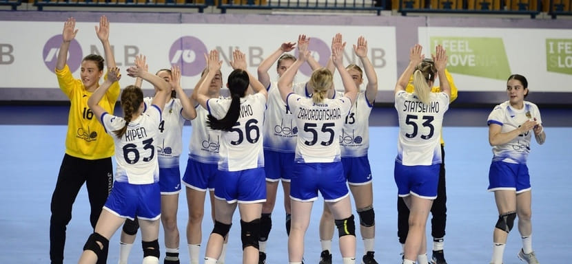 Чемпионат Европы (U-19). Молодежная сборная России с перевесом в один мяч обыграла француженок и пробилась в финал