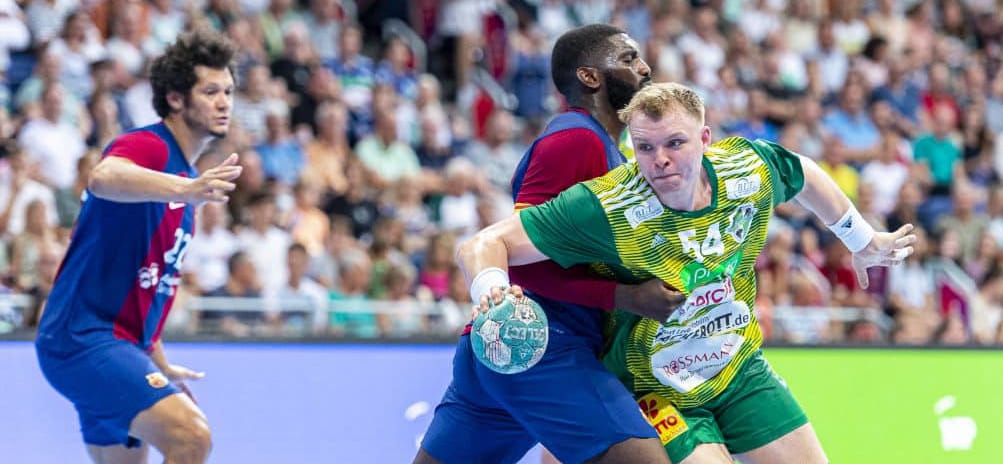 Германия. "Ганновер" с Владиславом Кулешом в составе одержал в контрольном матче победу над "Барселоной"