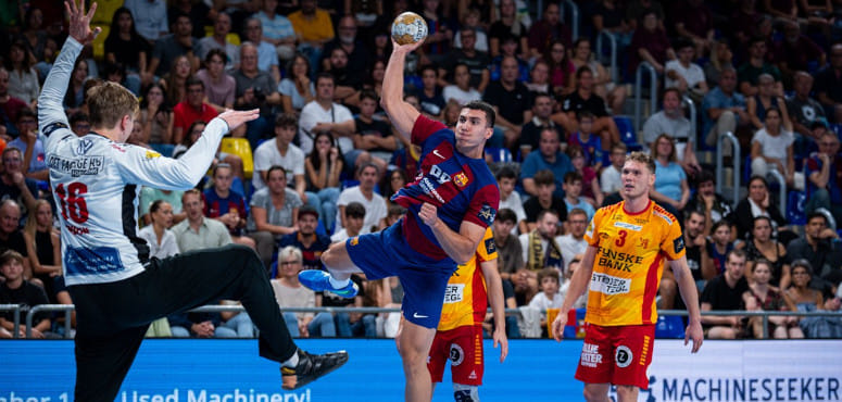 Лига чемпионов. "Барселона" обыграла "Гудме" и вышла в единоличные лидеры группы "В". "Висла" Житникова и Самойло уступила "Магдебургу"