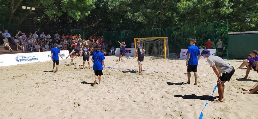 Определились финалисты юношеского первенства России по пляжному гандболу U-17