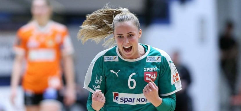 Дания. Правая полусредняя Моа Хегдаль приняла решение остаться в "Виборге"